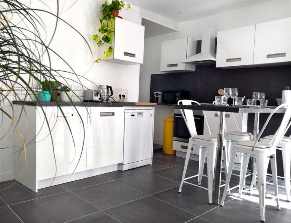 Beautifully Bright Apartment In Old Town Saint-Tropez Eksteriør bilde